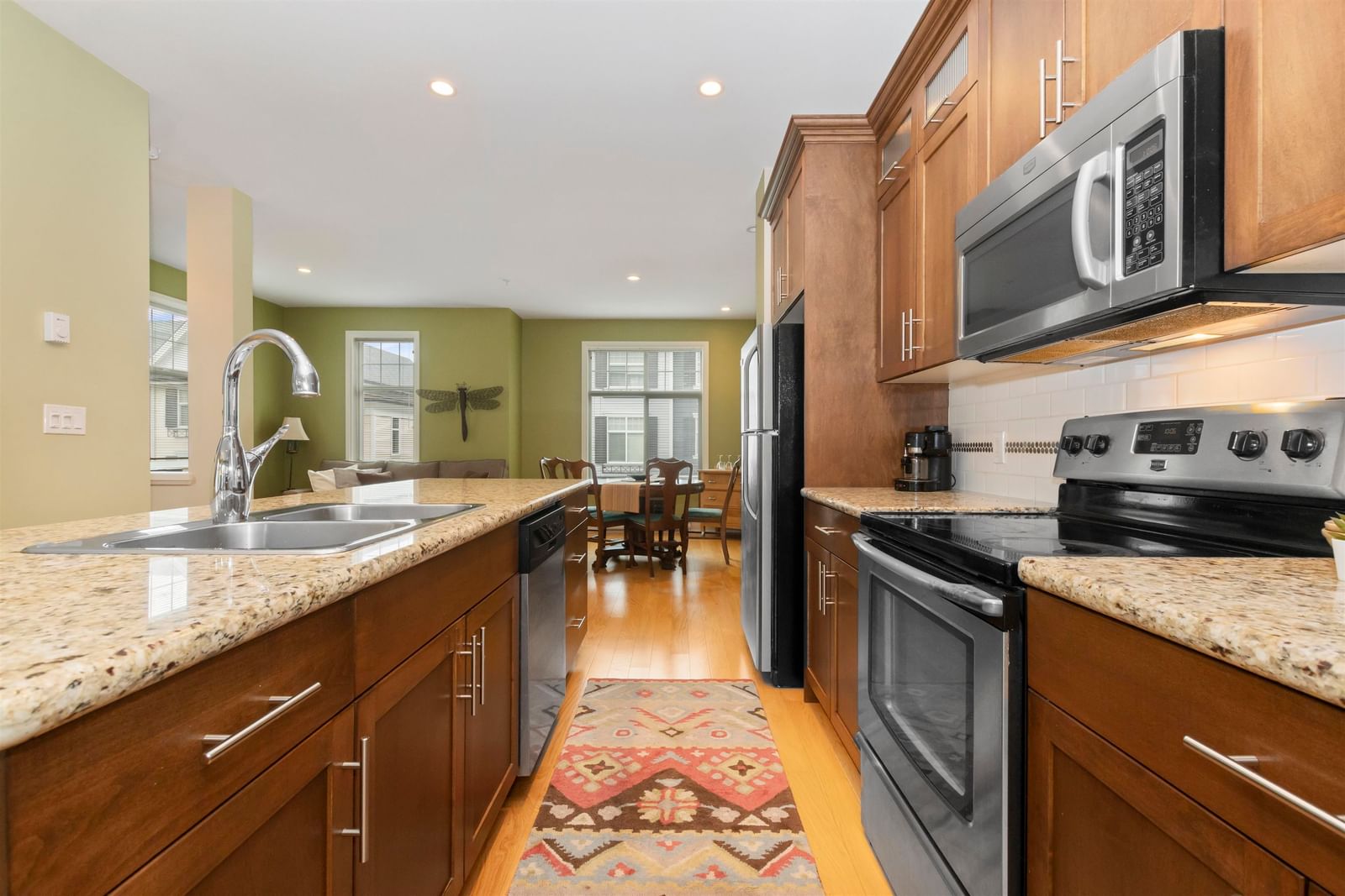 Listing Image 12