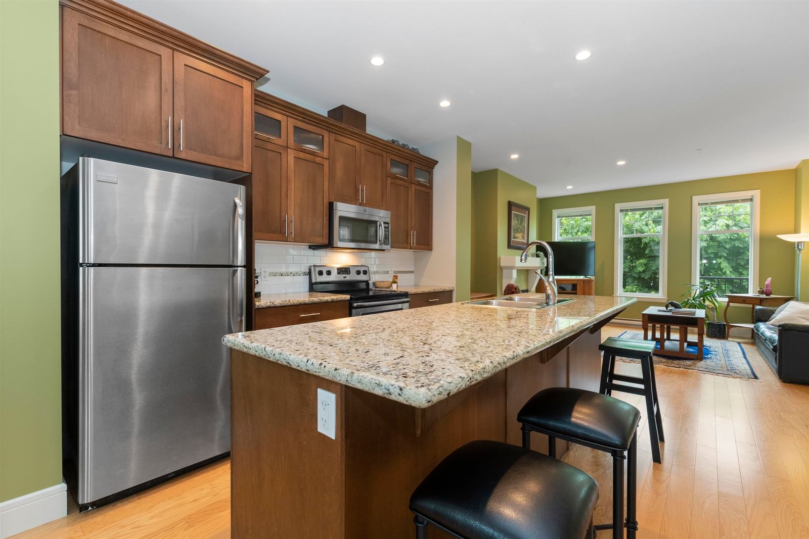 Listing Image 9