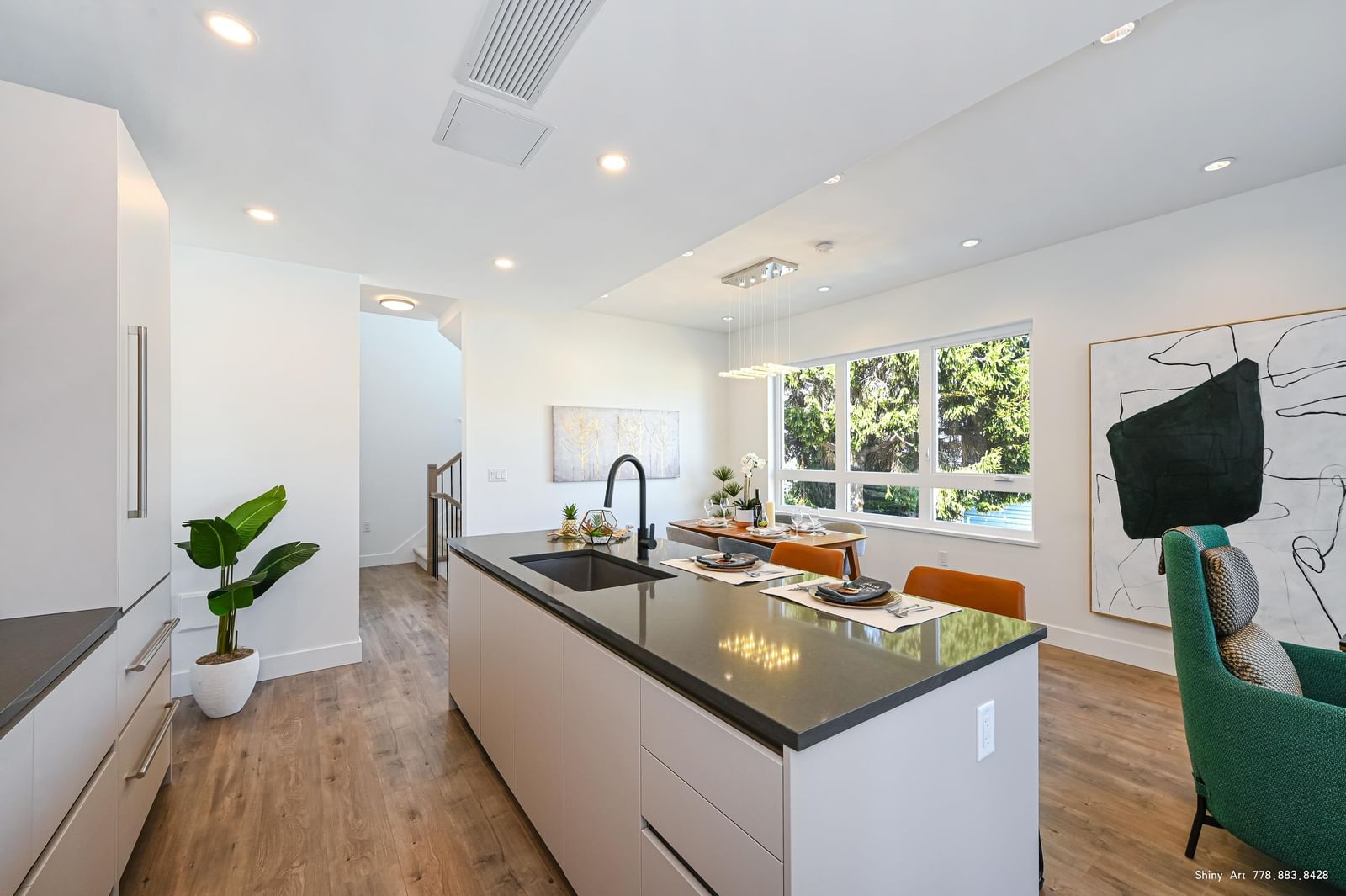 Listing Image 10