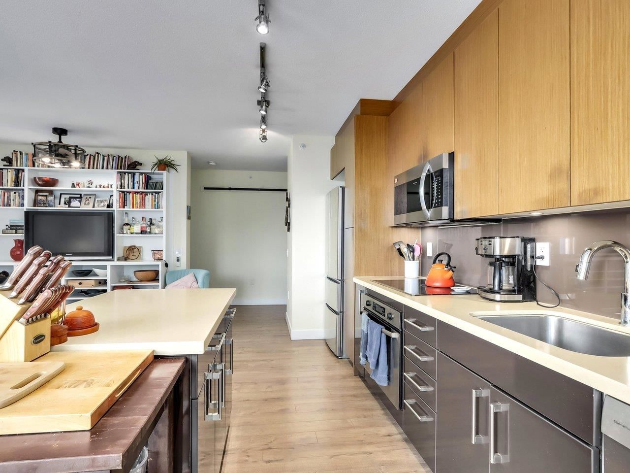 Listing Image 11