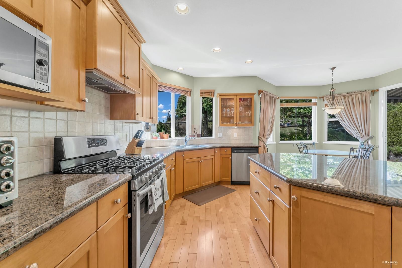 Listing Image 12
