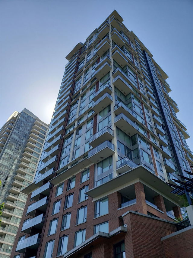 2702 - 3100 Windsor Gate