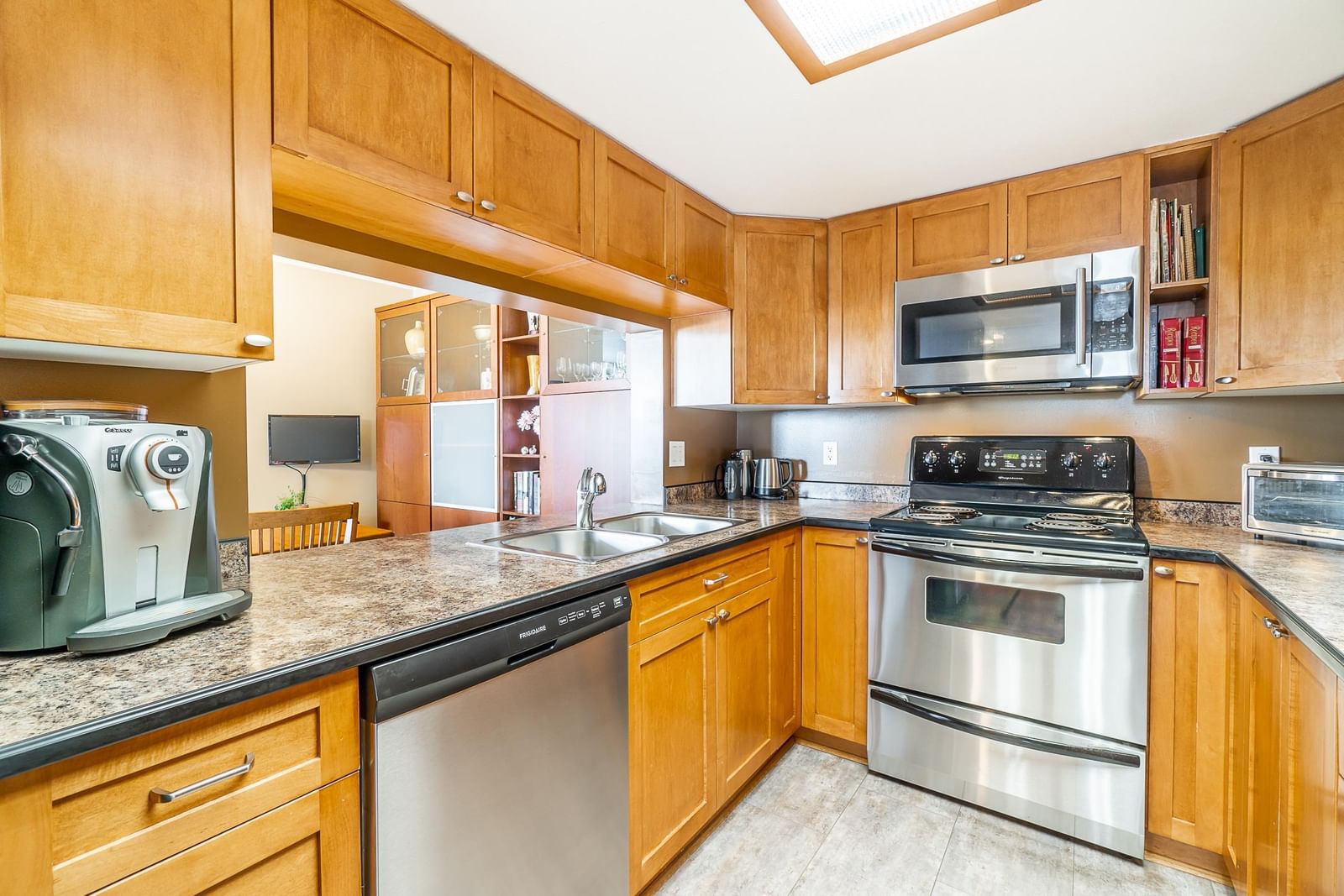Listing Image 13