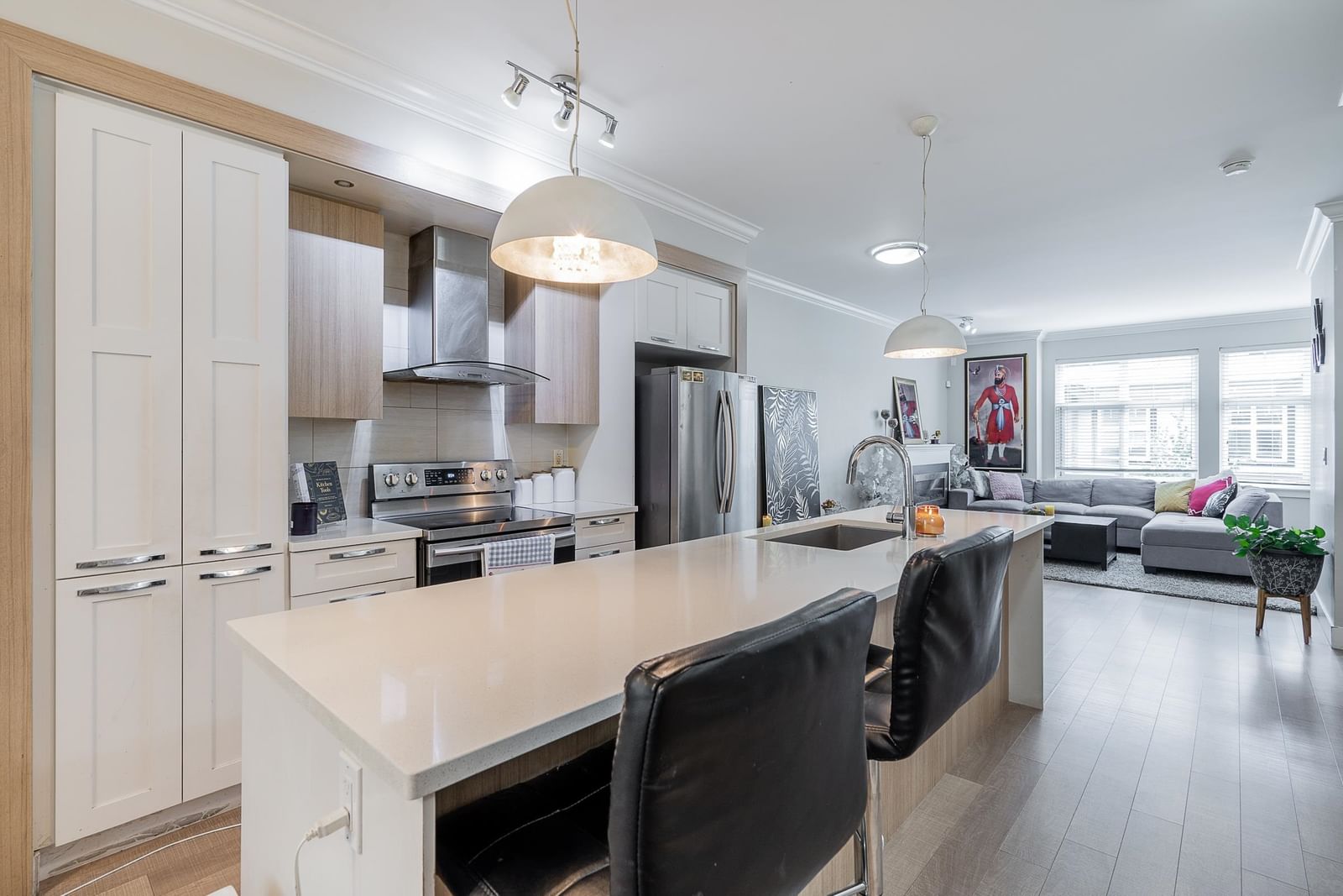 Listing Image 10