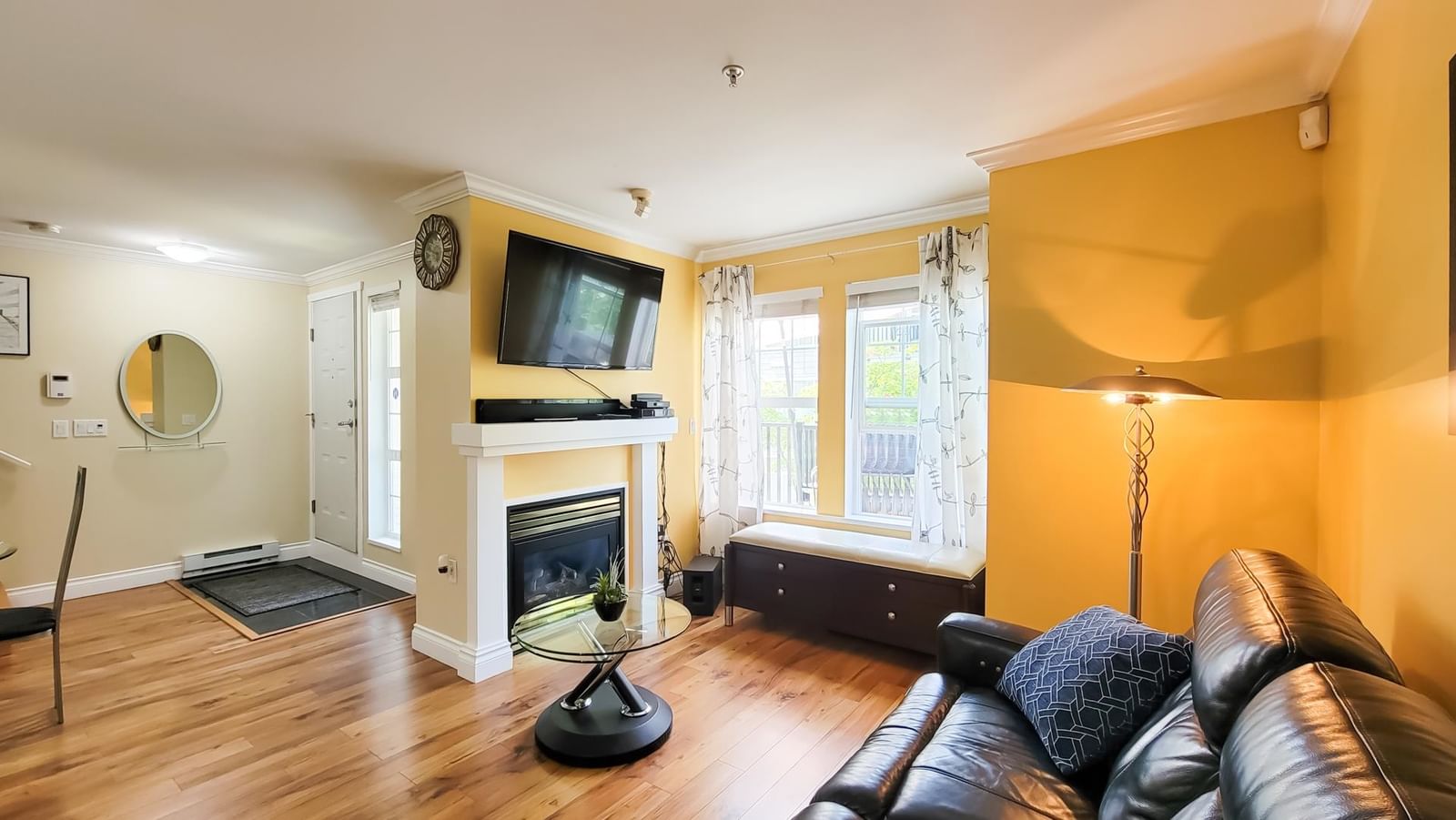 Listing Image 8