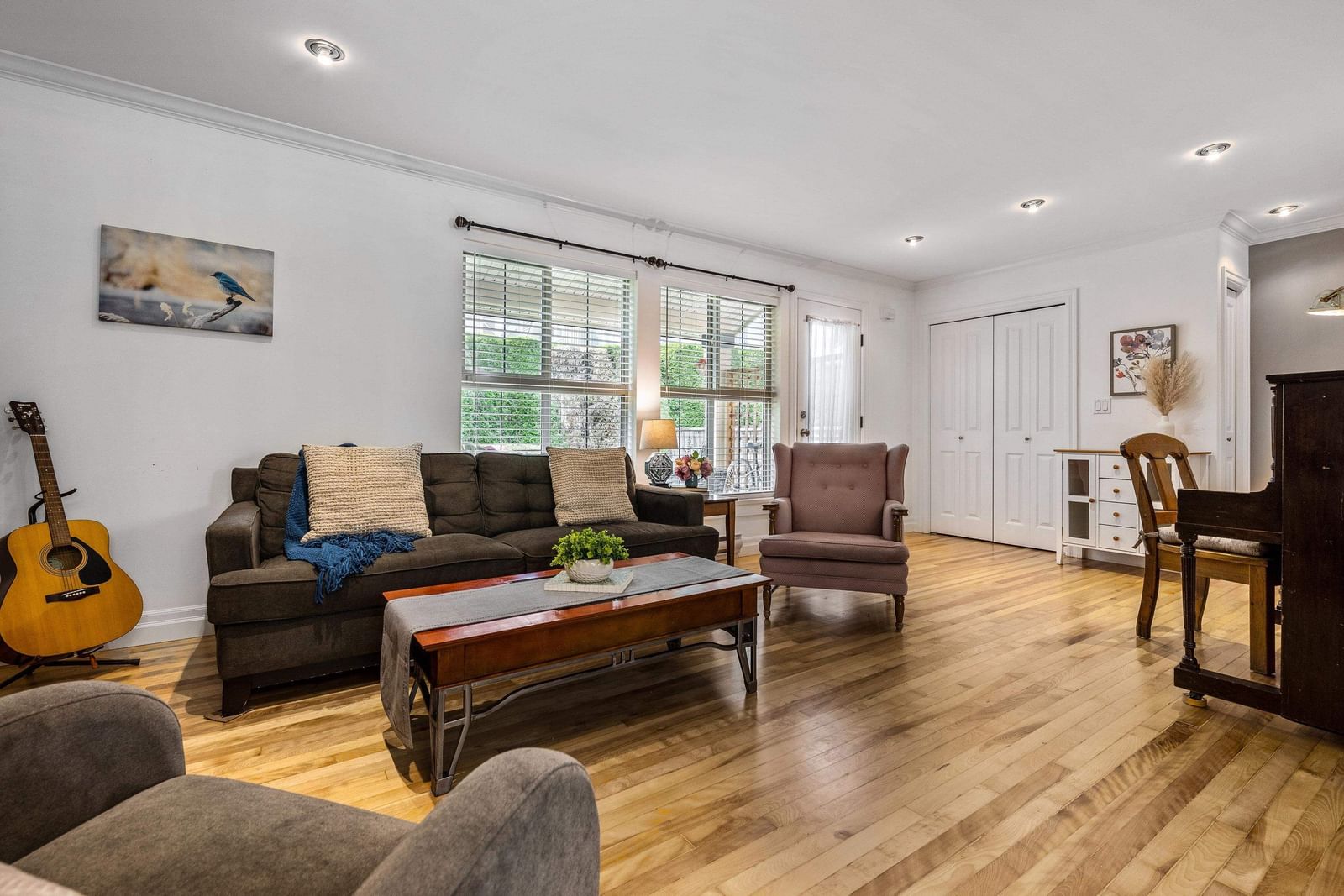 Listing Image 11