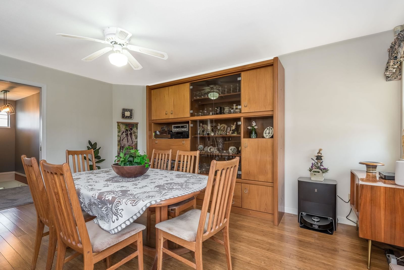 Listing Image 18