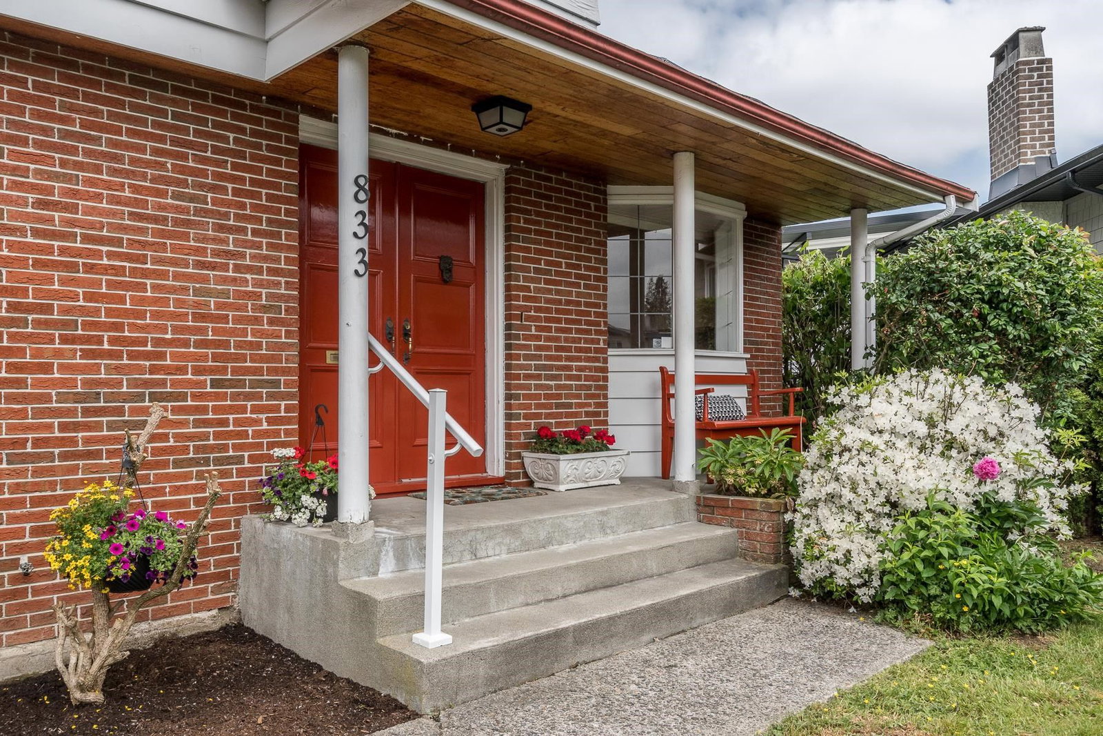 Listing Image 4