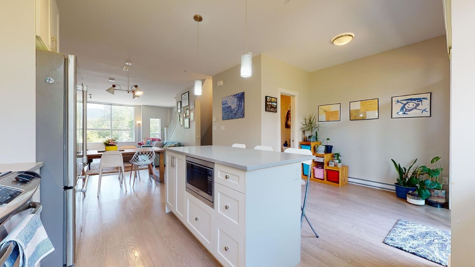 Listing Image 8