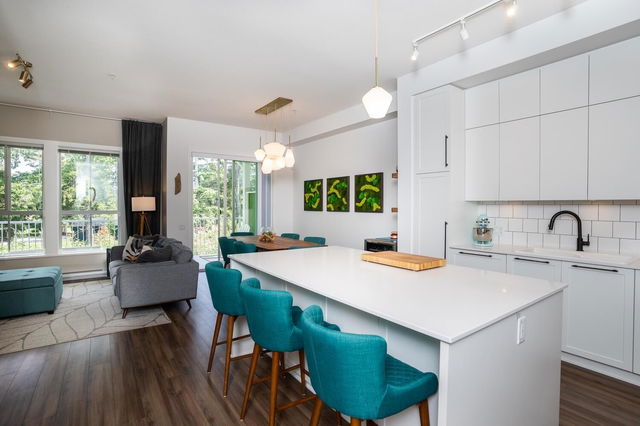 121 - 4638 Orca Way