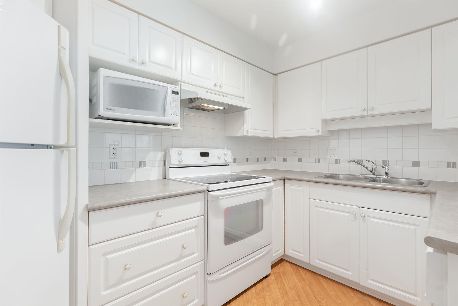 Listing Image 20
