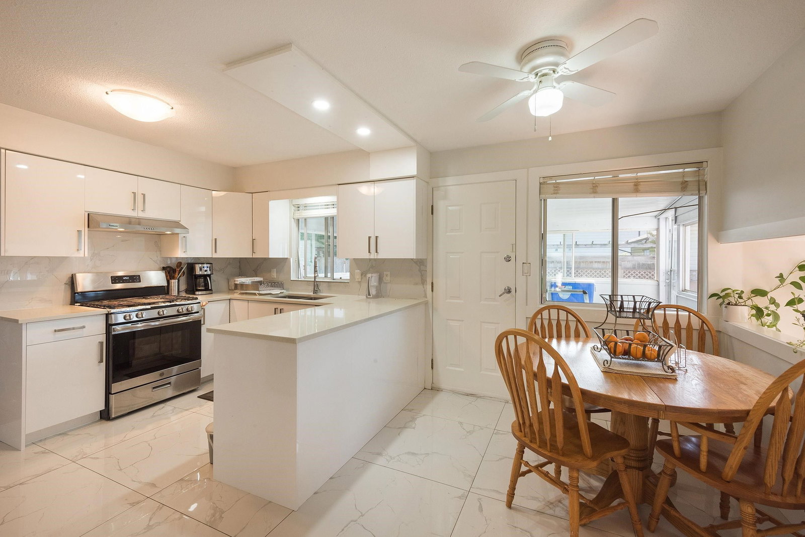 Listing Image 9