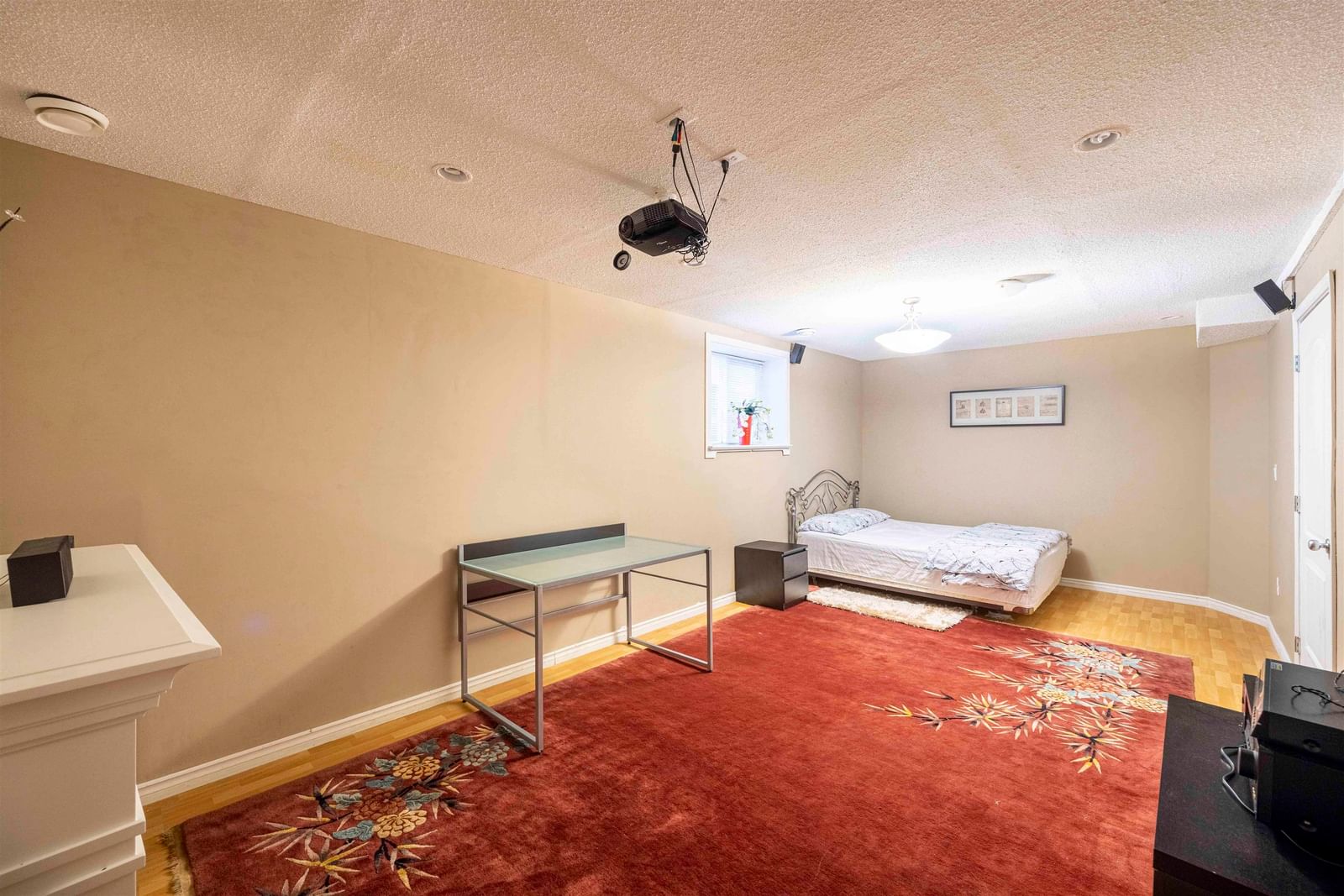 Listing Image 17