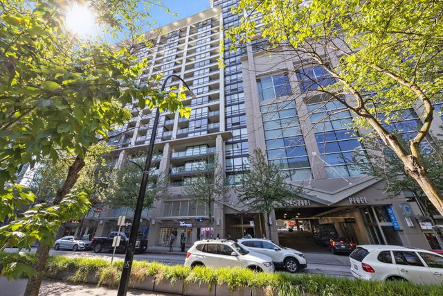 305 - 933 Hornby Street