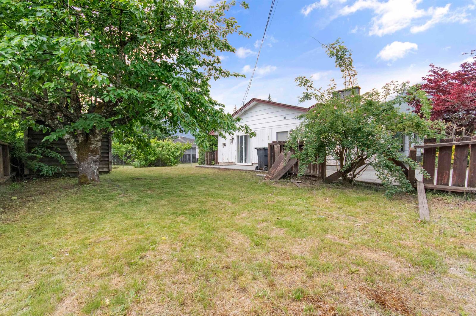 Listing Image 4