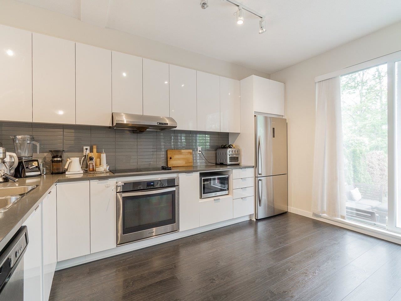 Listing Image 11