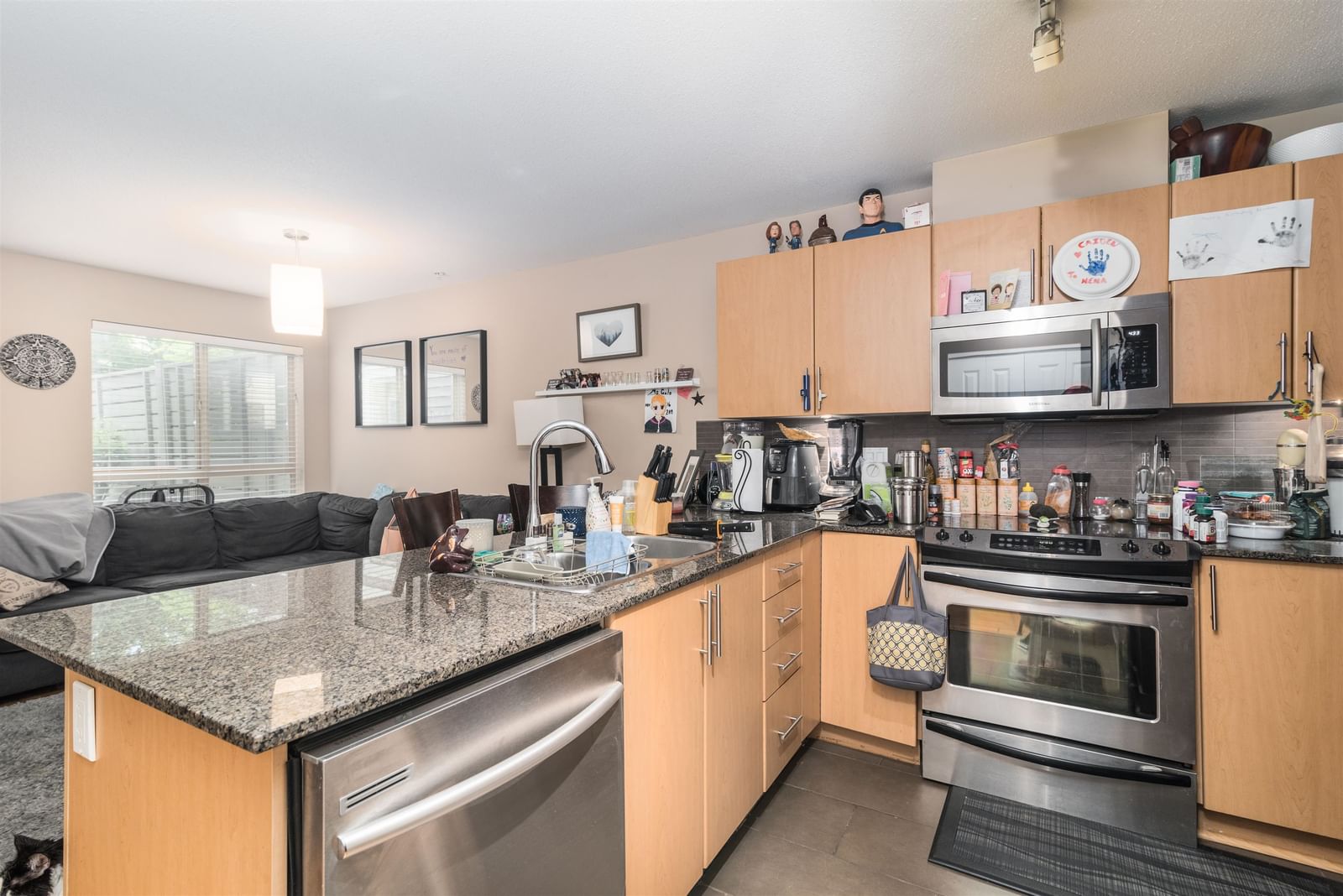 Listing Image 12
