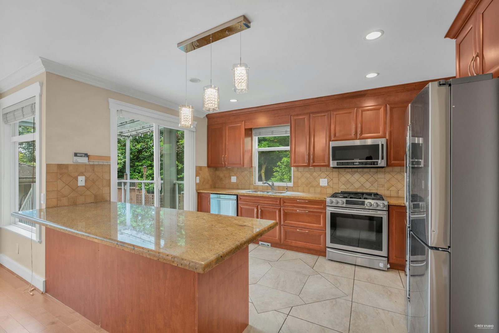 Listing Image 12