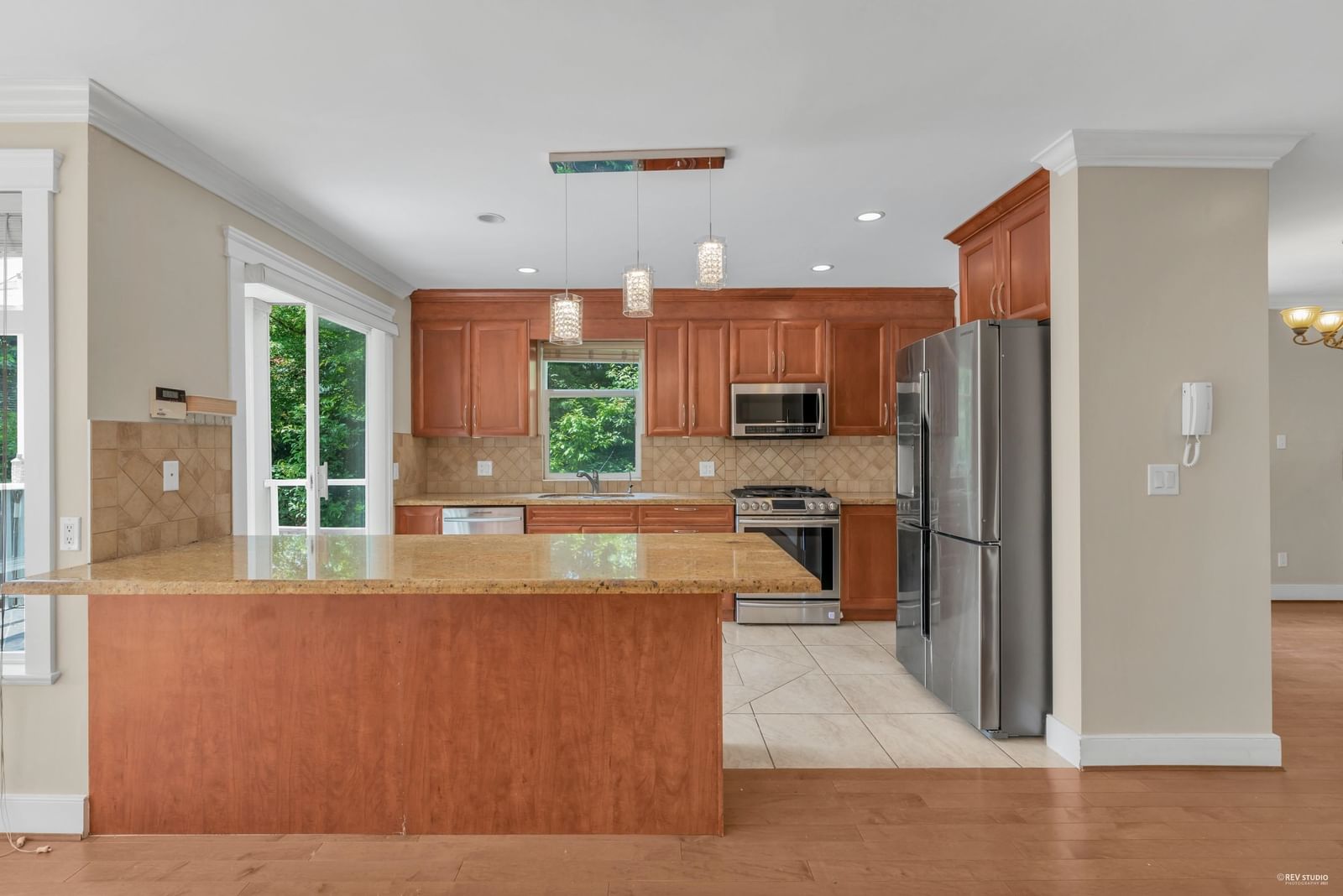 Listing Image 9