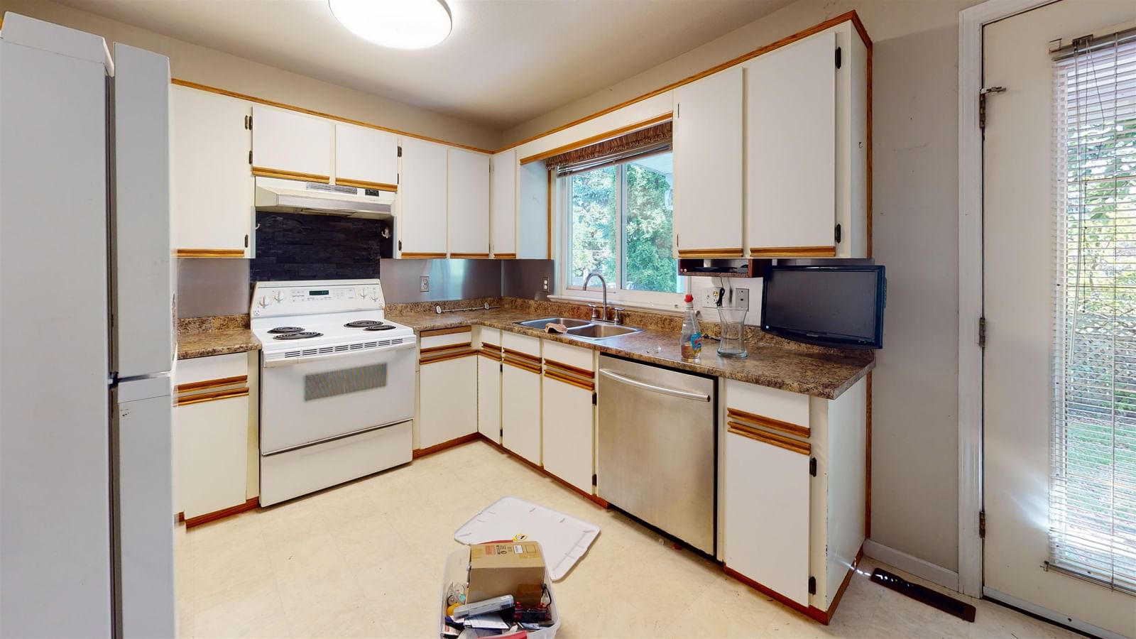 Listing Image 14