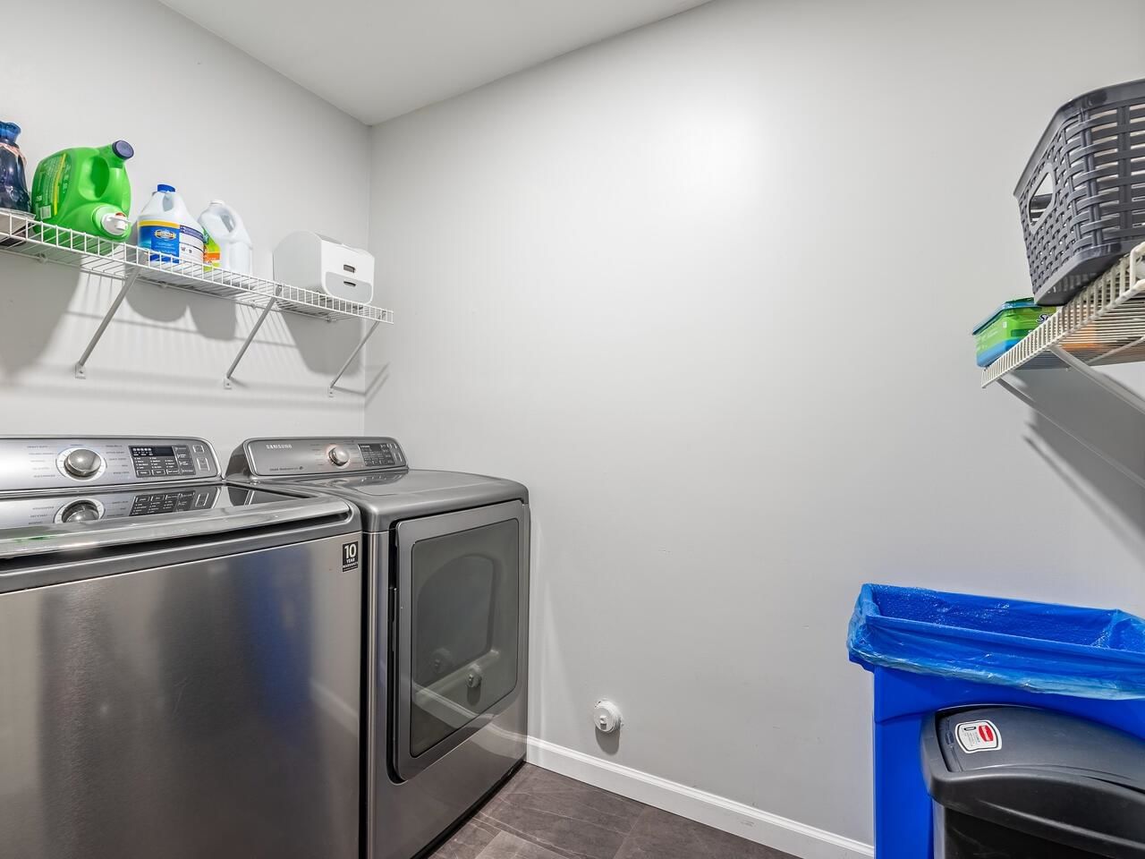 Listing Image 16