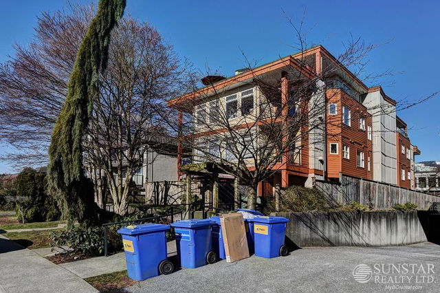 302 - 152 12th Street