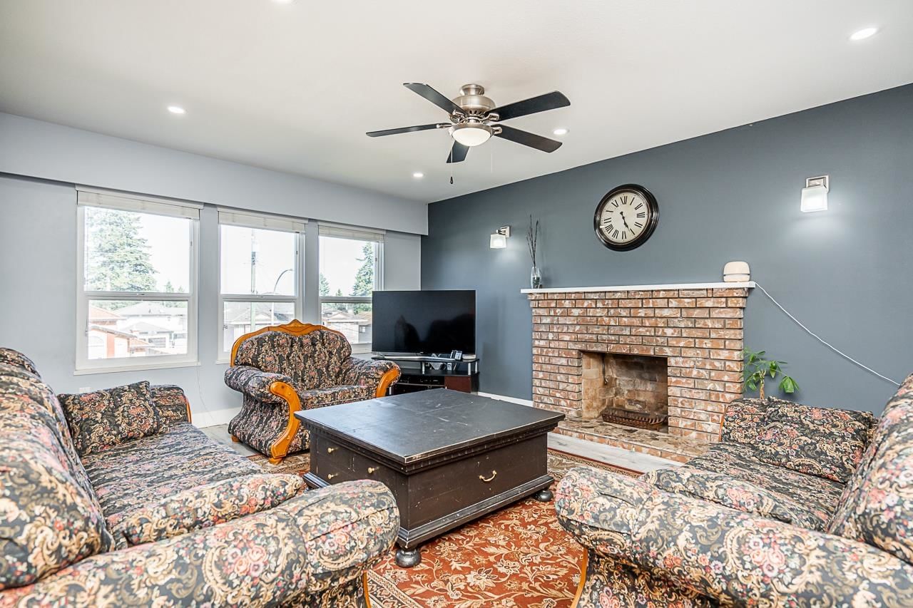Listing Image 14