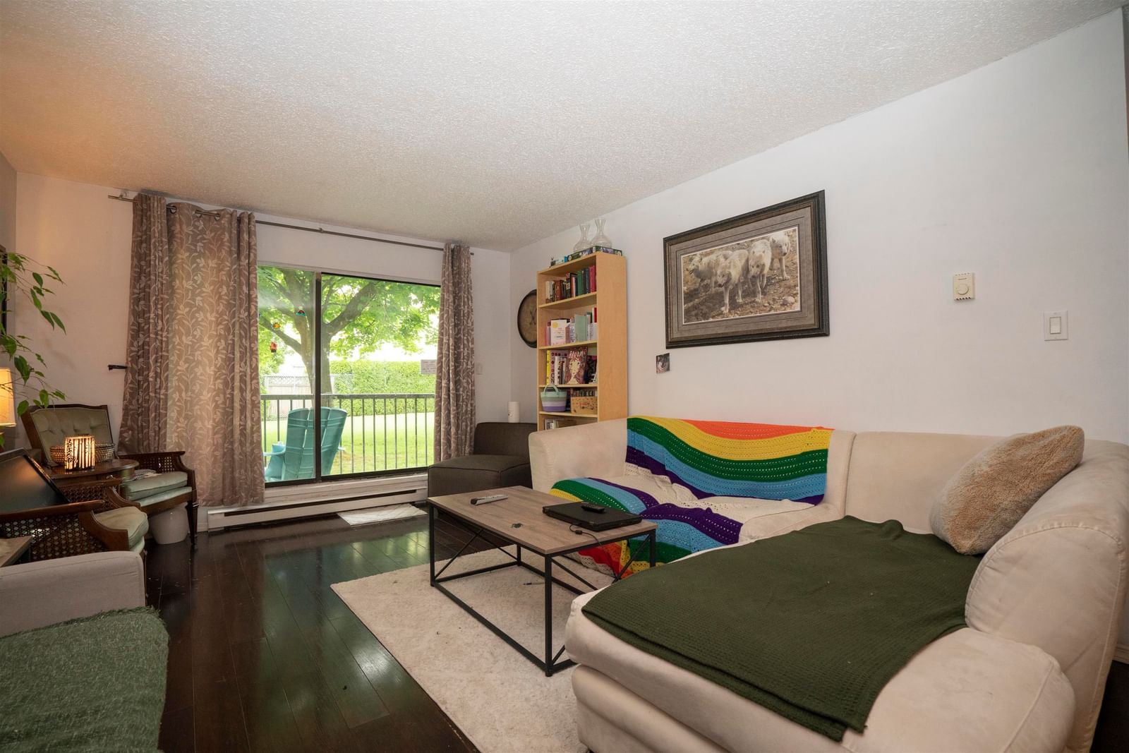 Listing Image 9