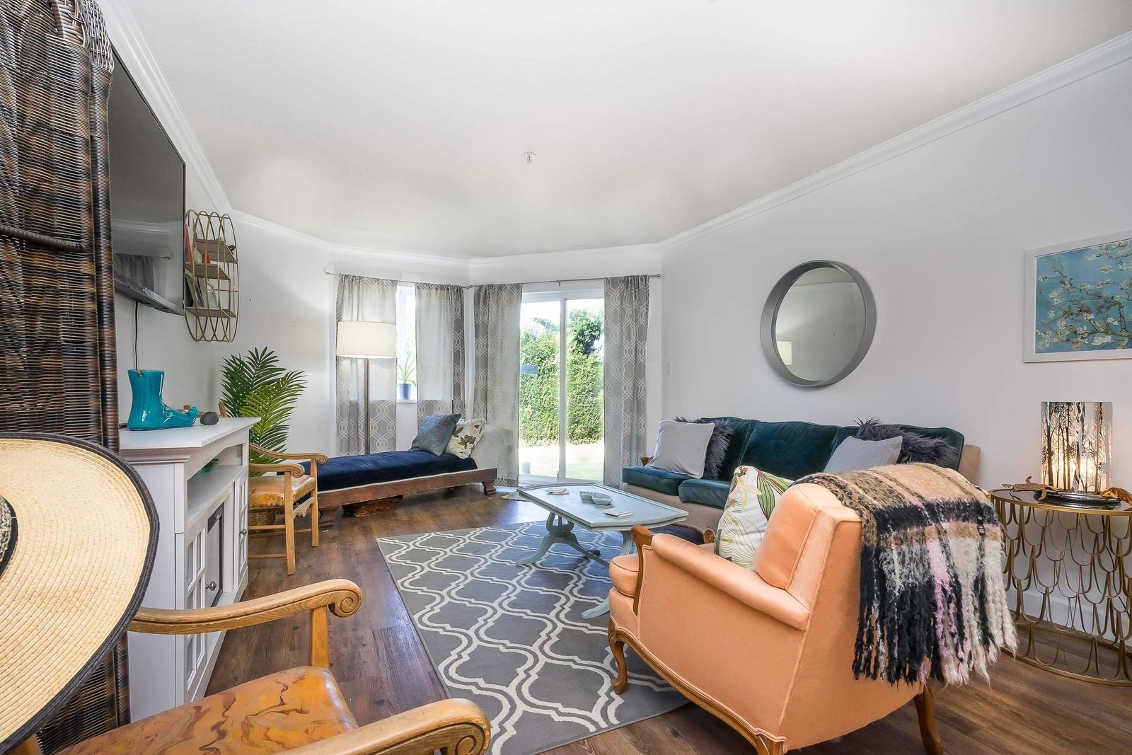Listing Image 19