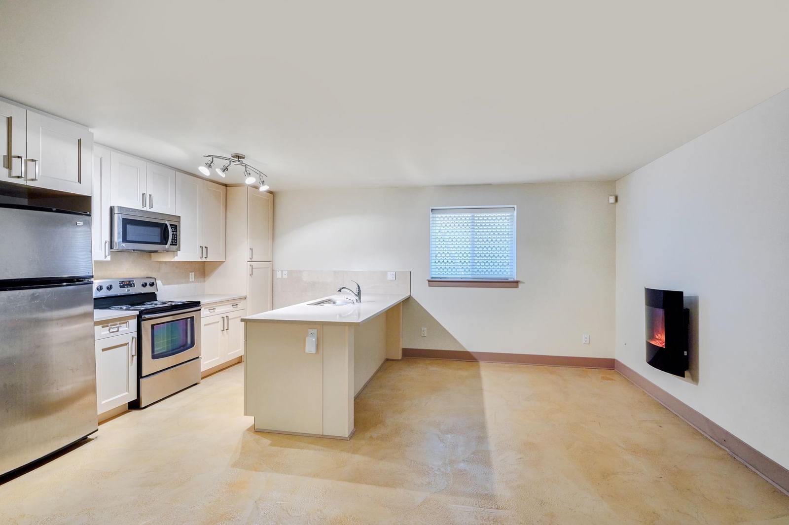 Listing Image 21