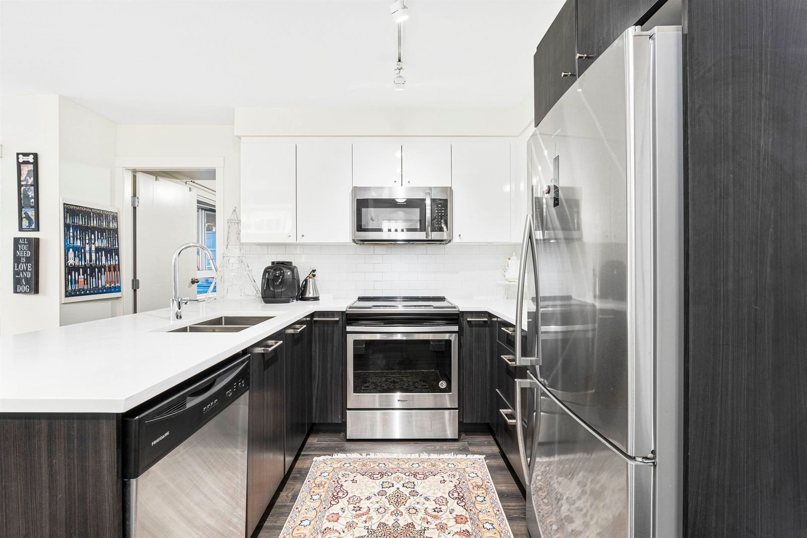Listing Image 5