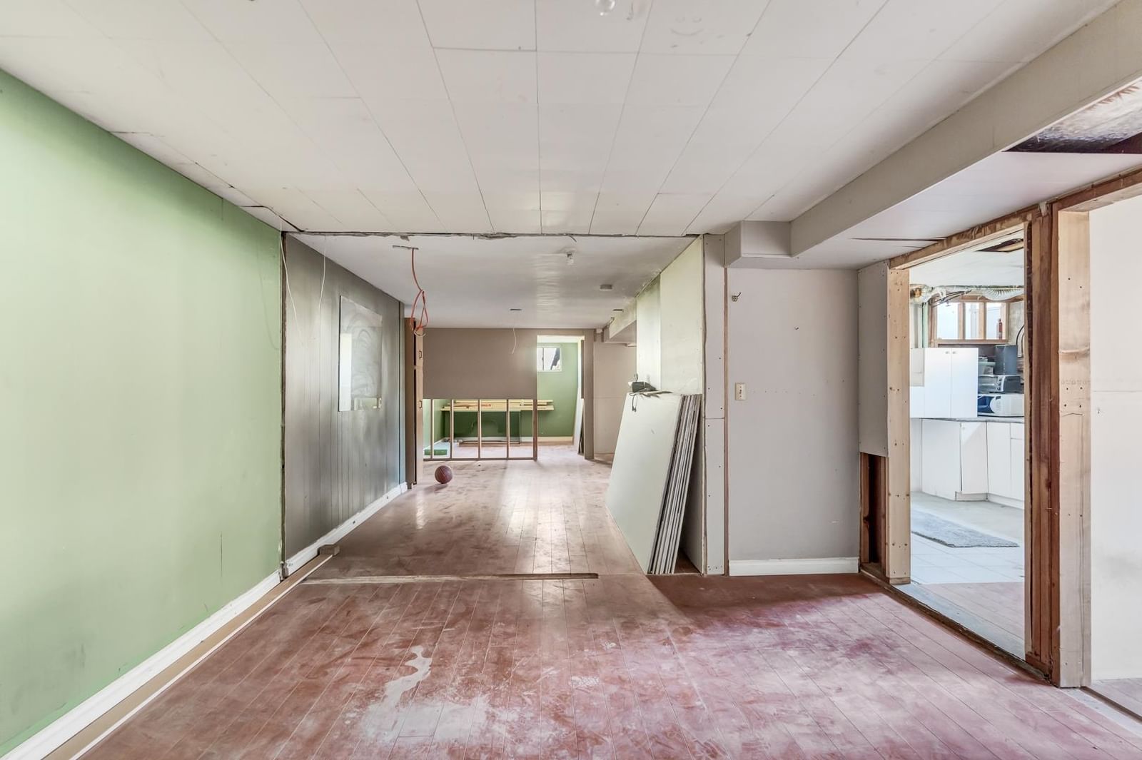 Listing Image 16