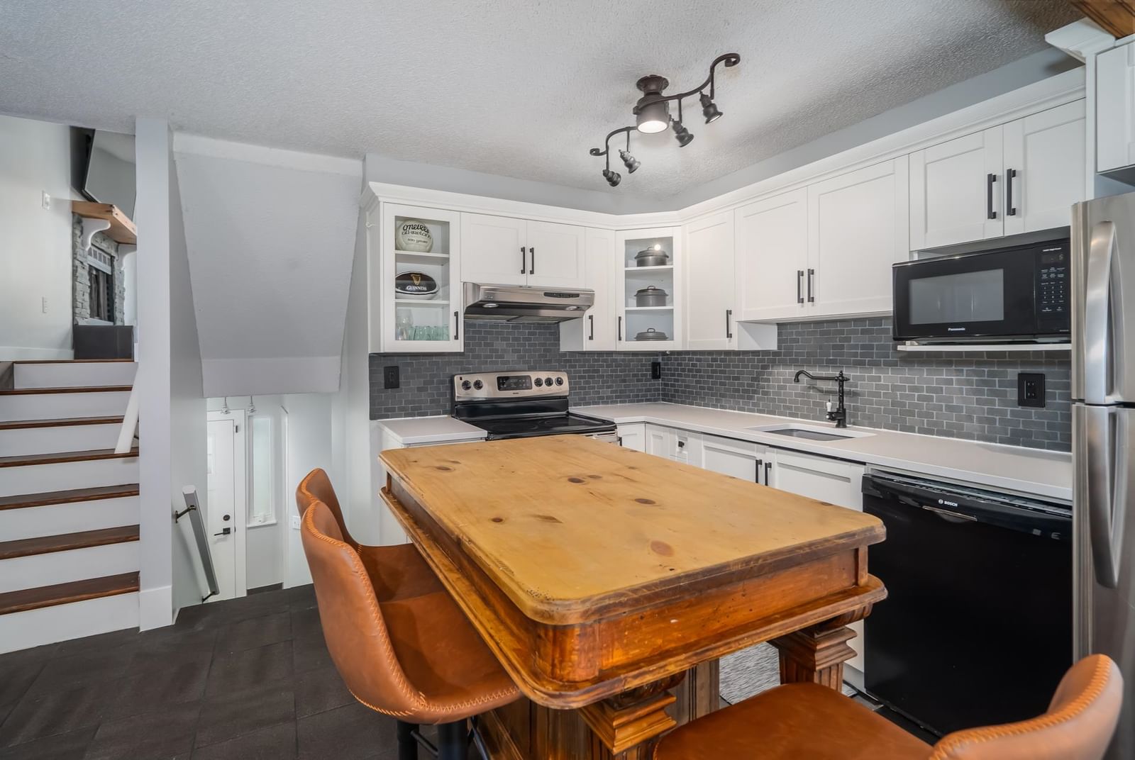 Listing Image 9