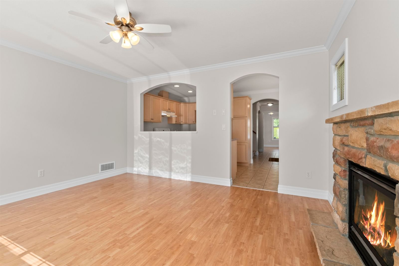 Listing Image 17