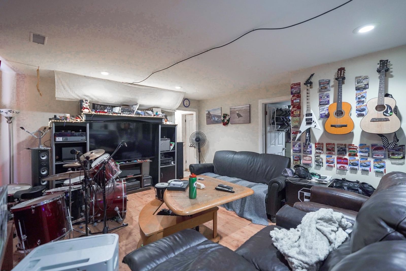 Listing Image 20