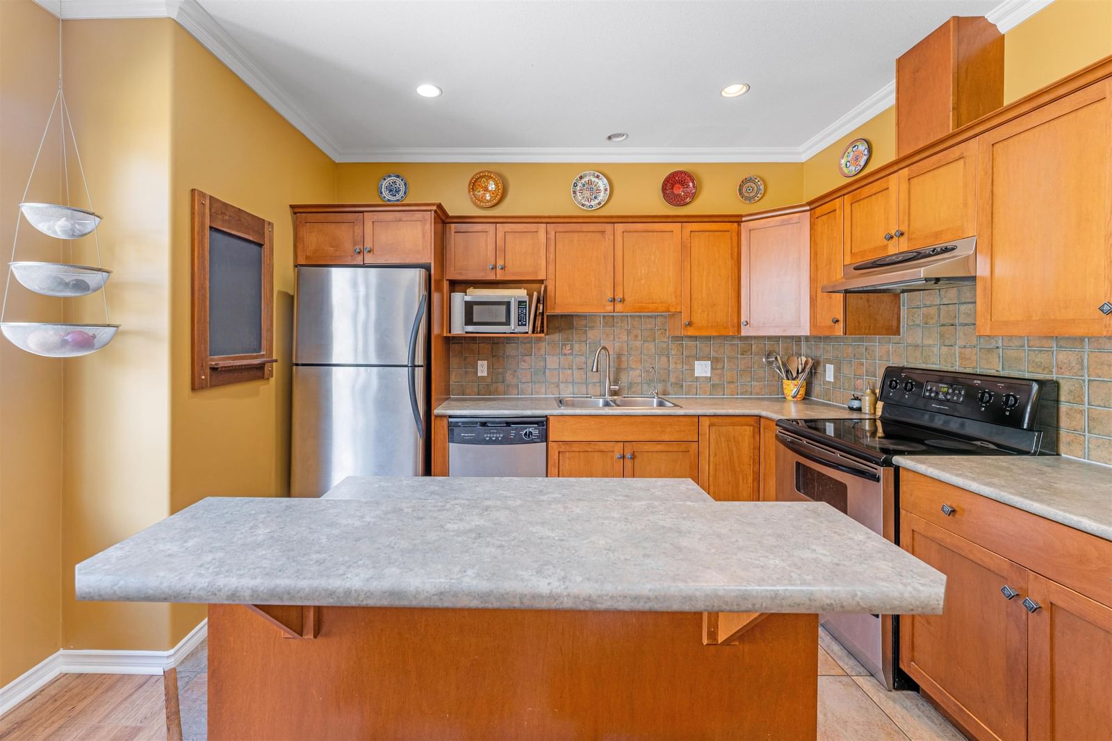 Listing Image 3