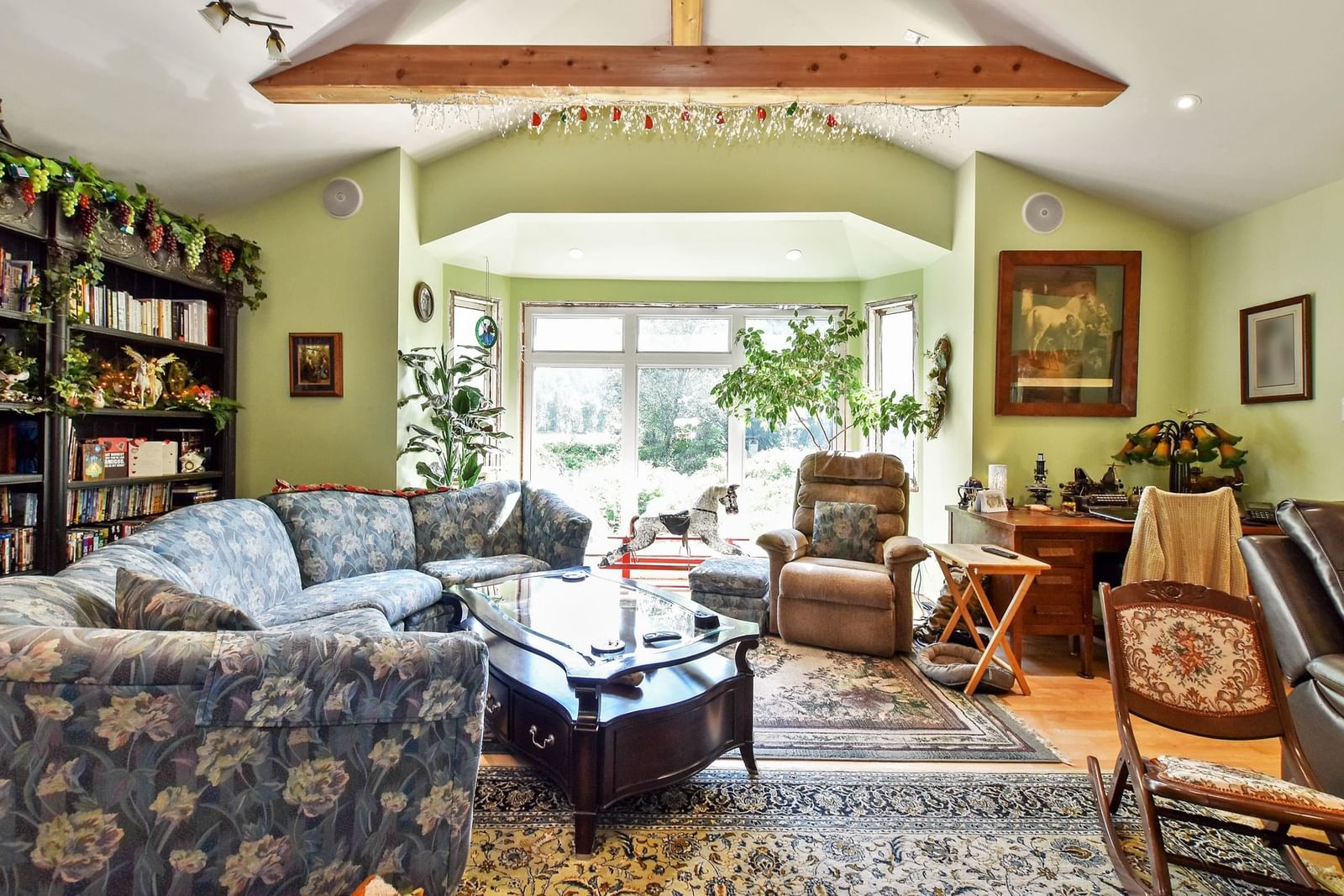 Listing Image 4