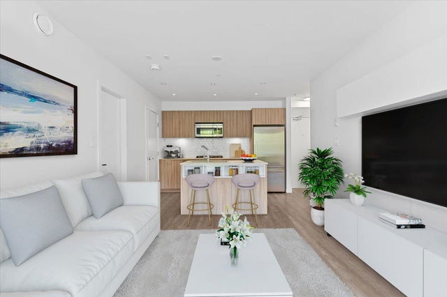 311 - 1061 Marine Drive
