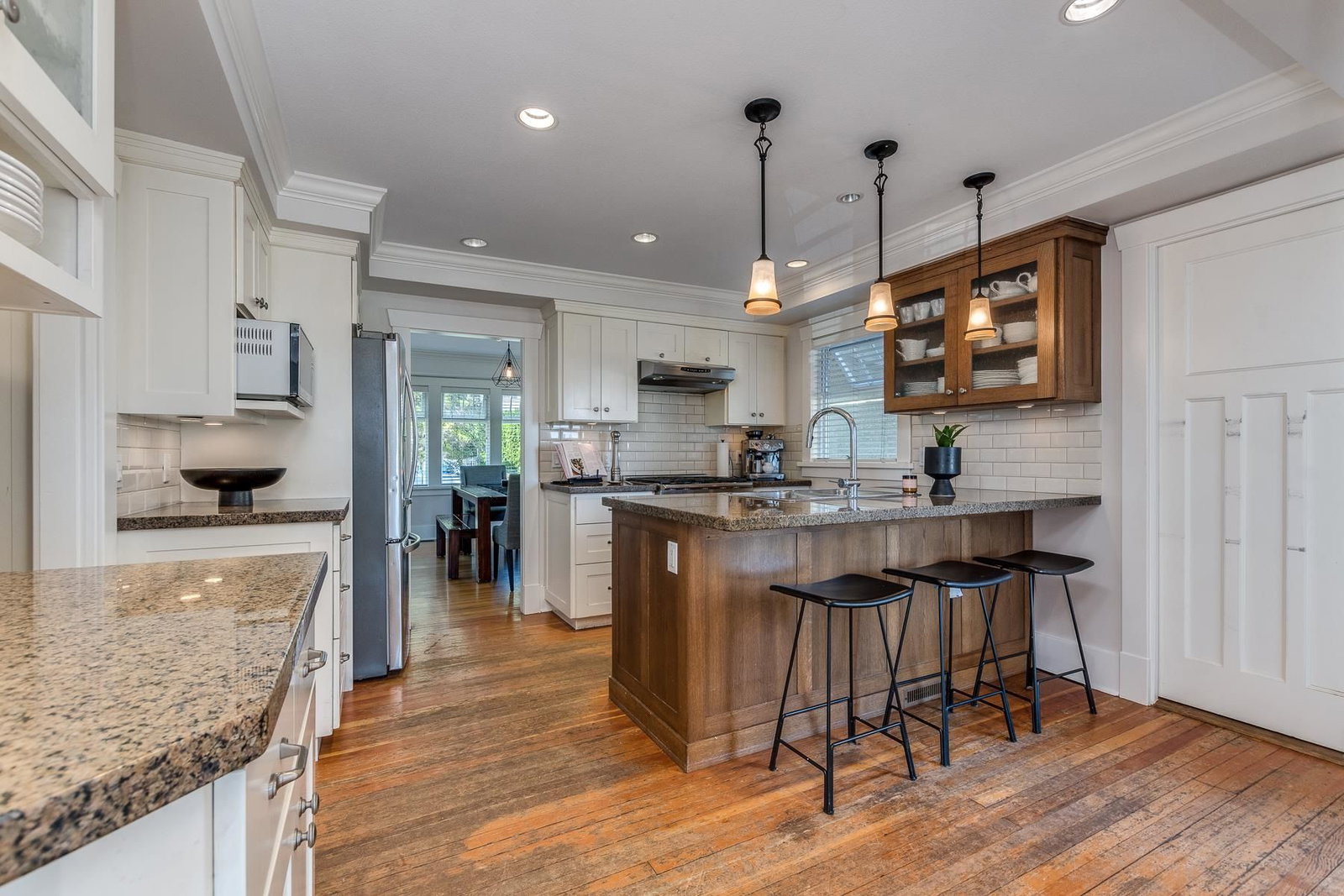 Listing Image 13