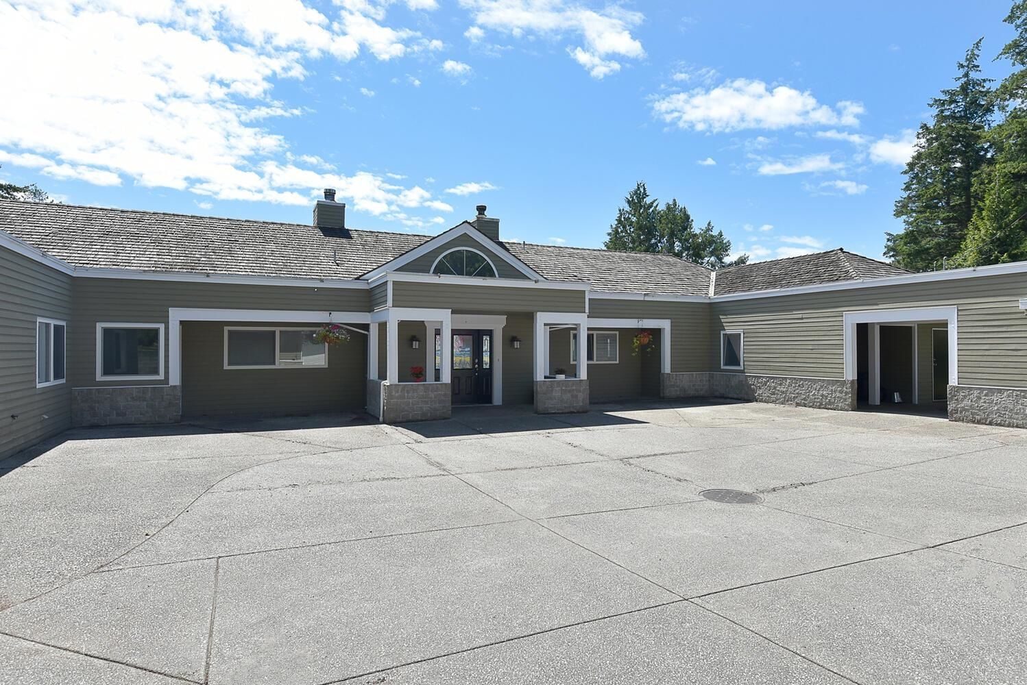 Listing Image 14