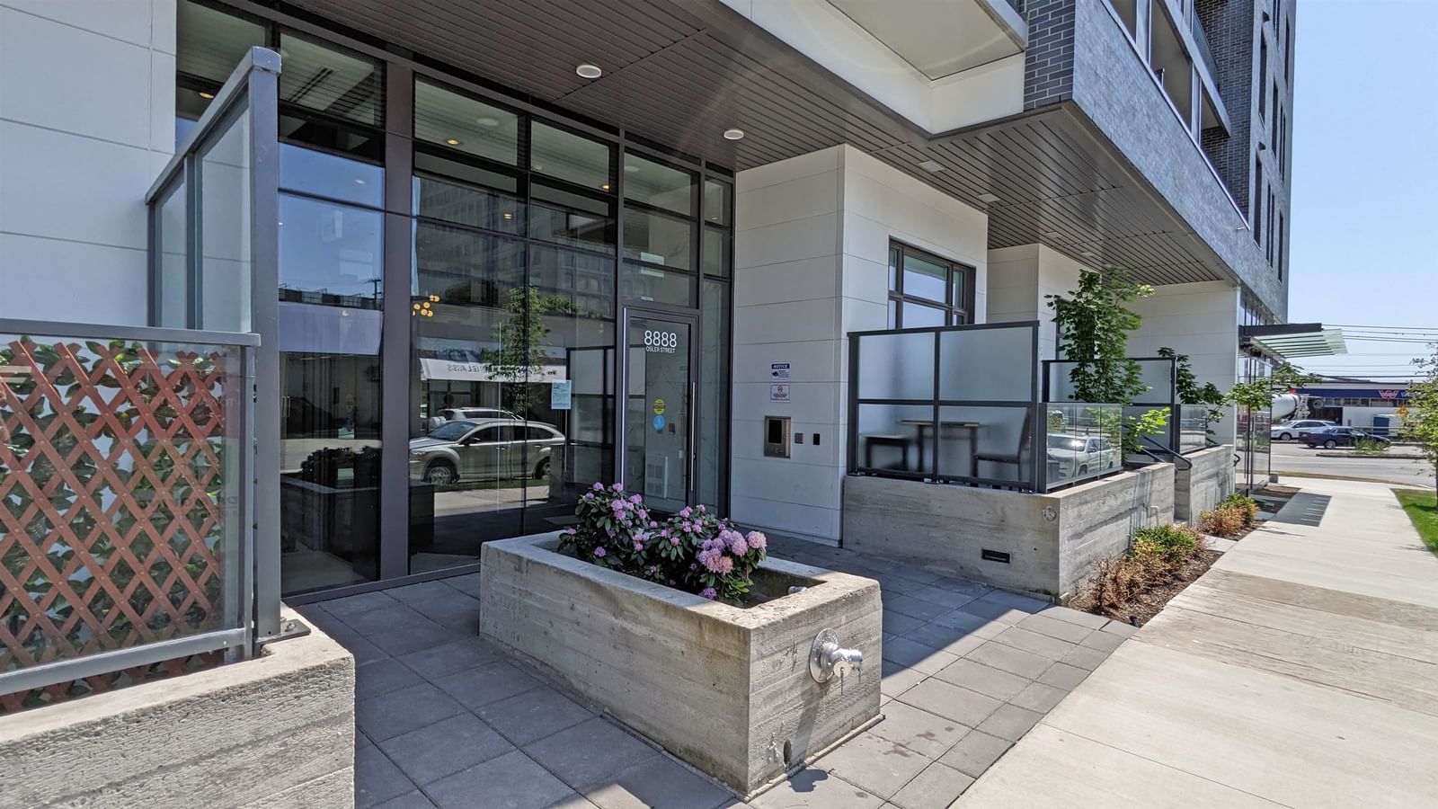 Listing Image 10