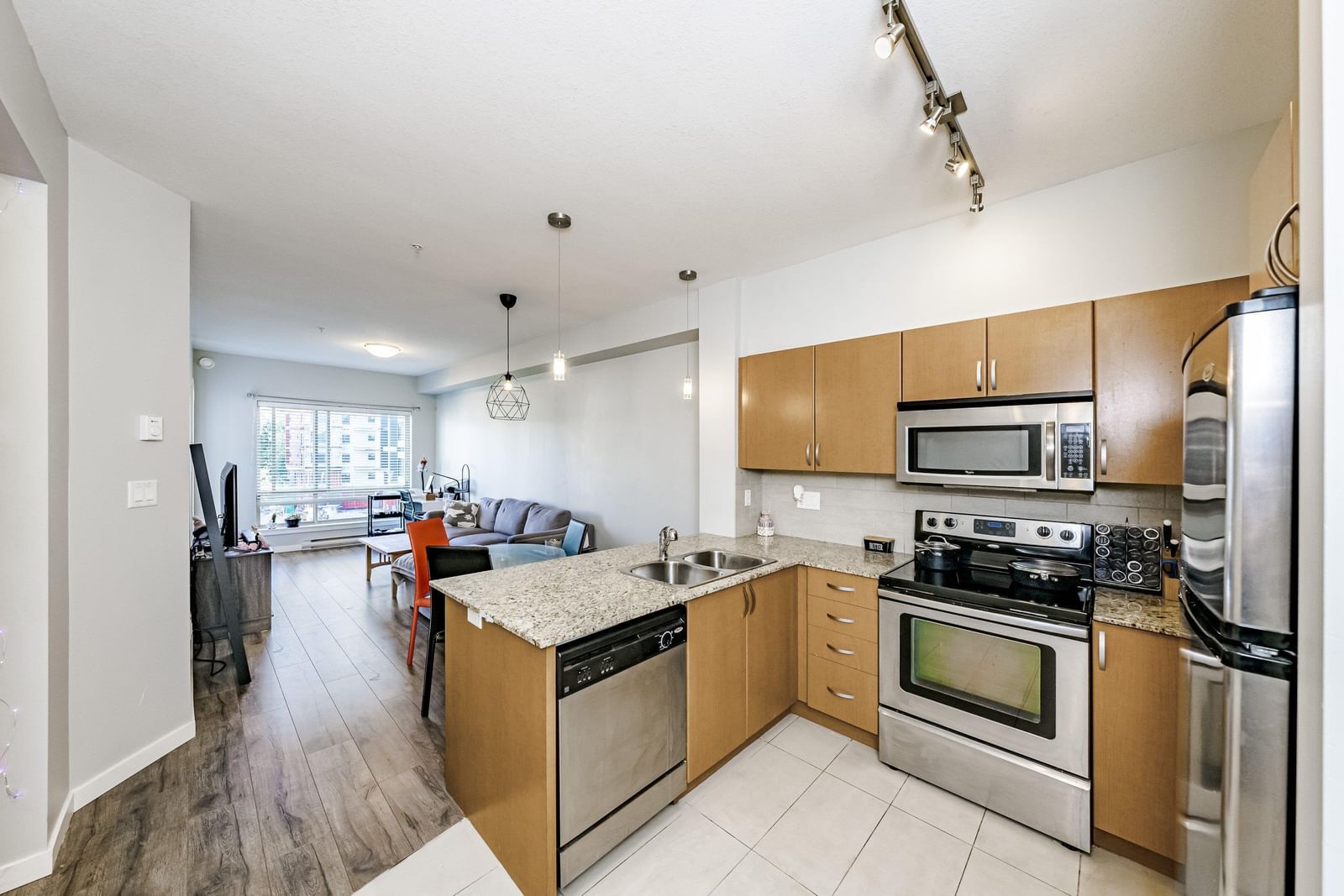 Listing Image 15