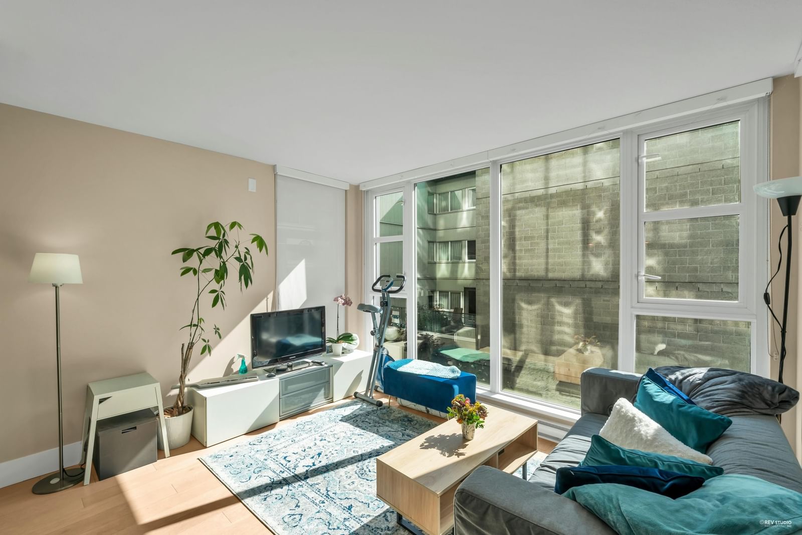 Listing Image 5