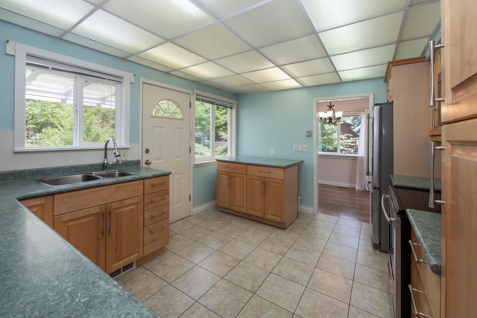 Listing Image 6