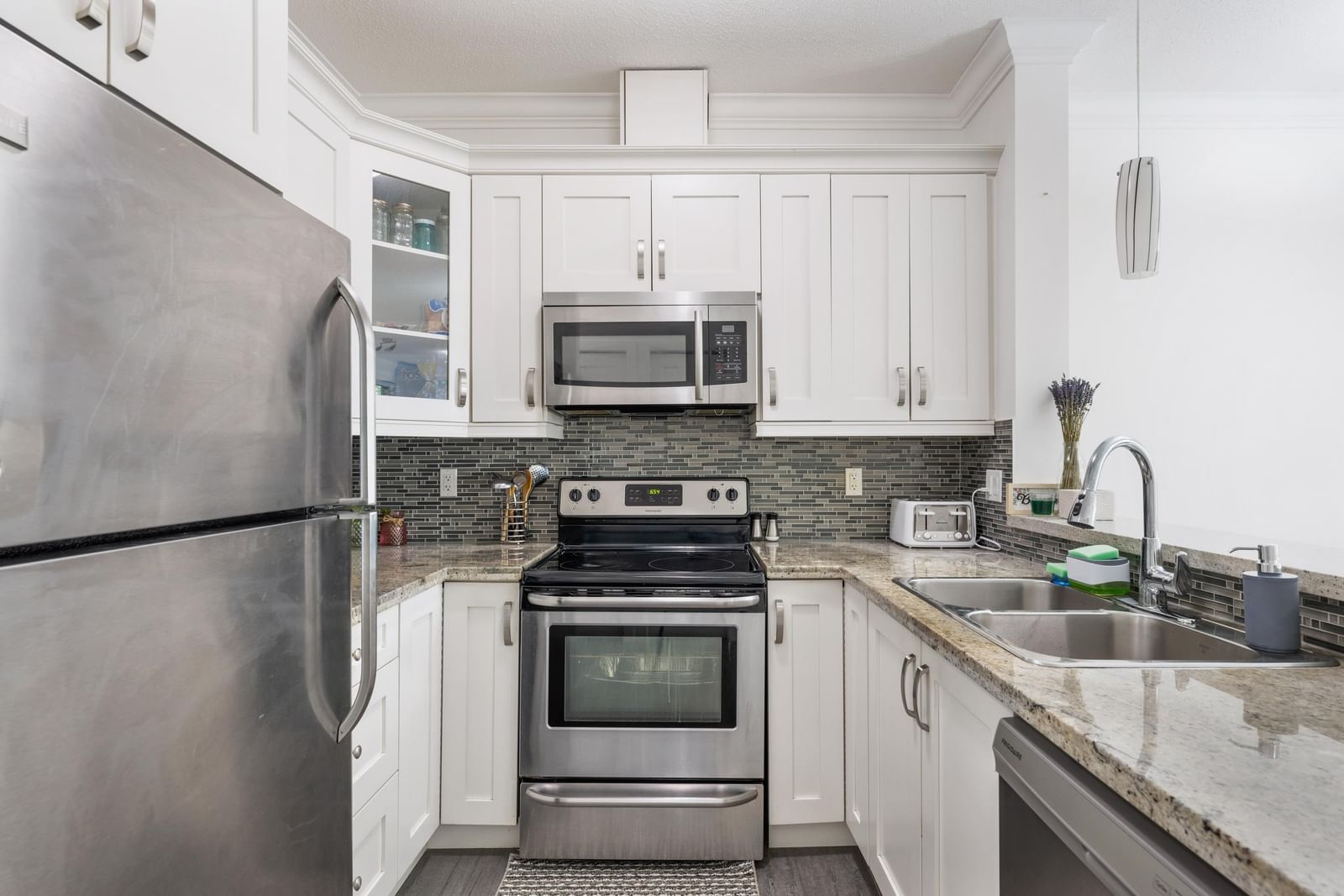 Listing Image 12