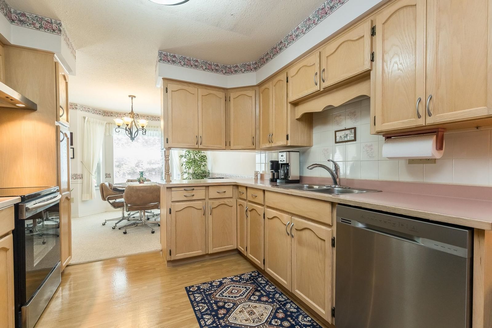 Listing Image 5