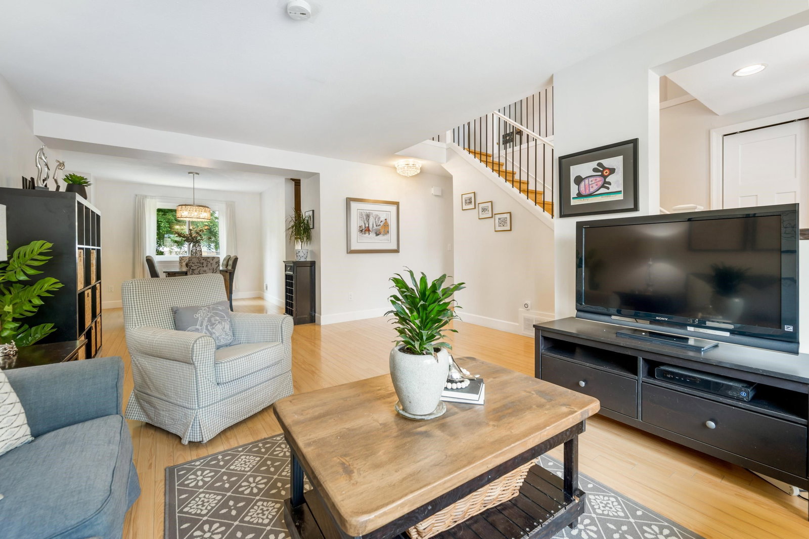Listing Image 9