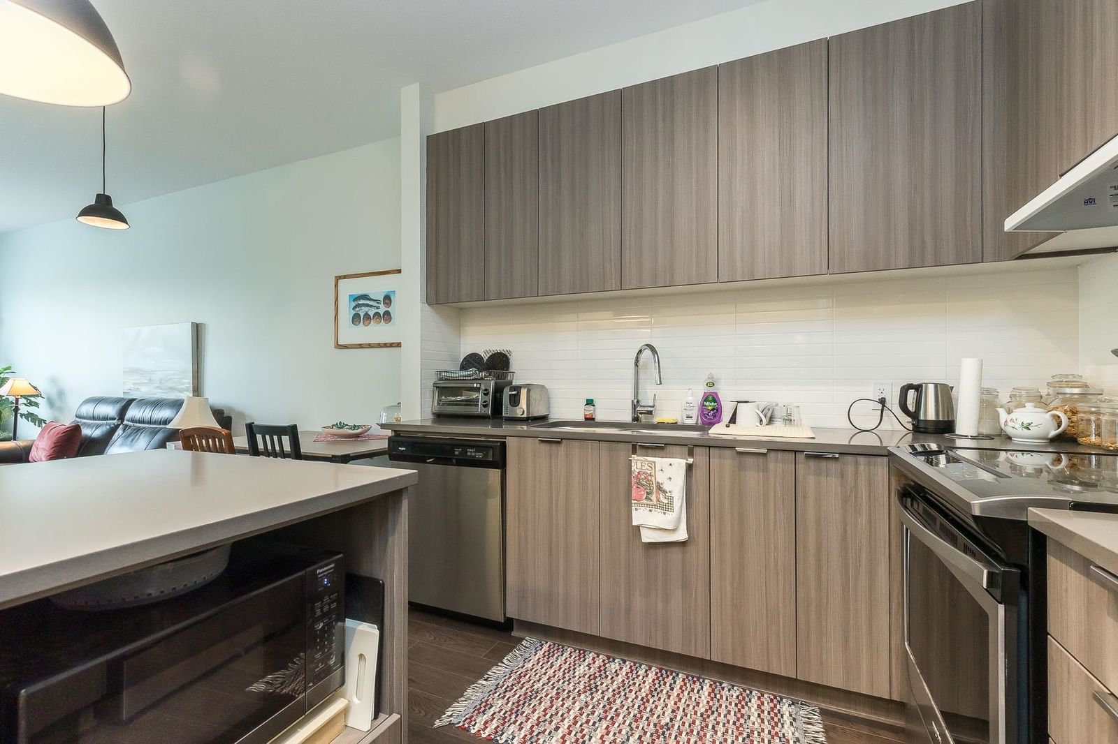 Listing Image 12
