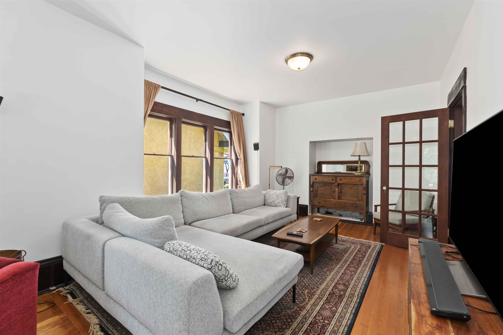 Listing Image 8