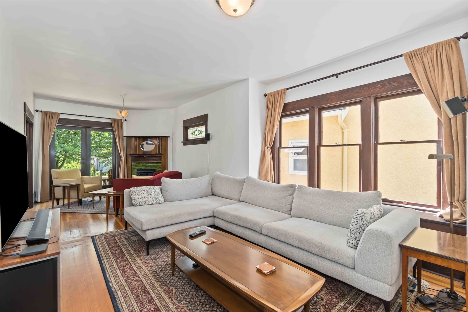 Listing Image 9